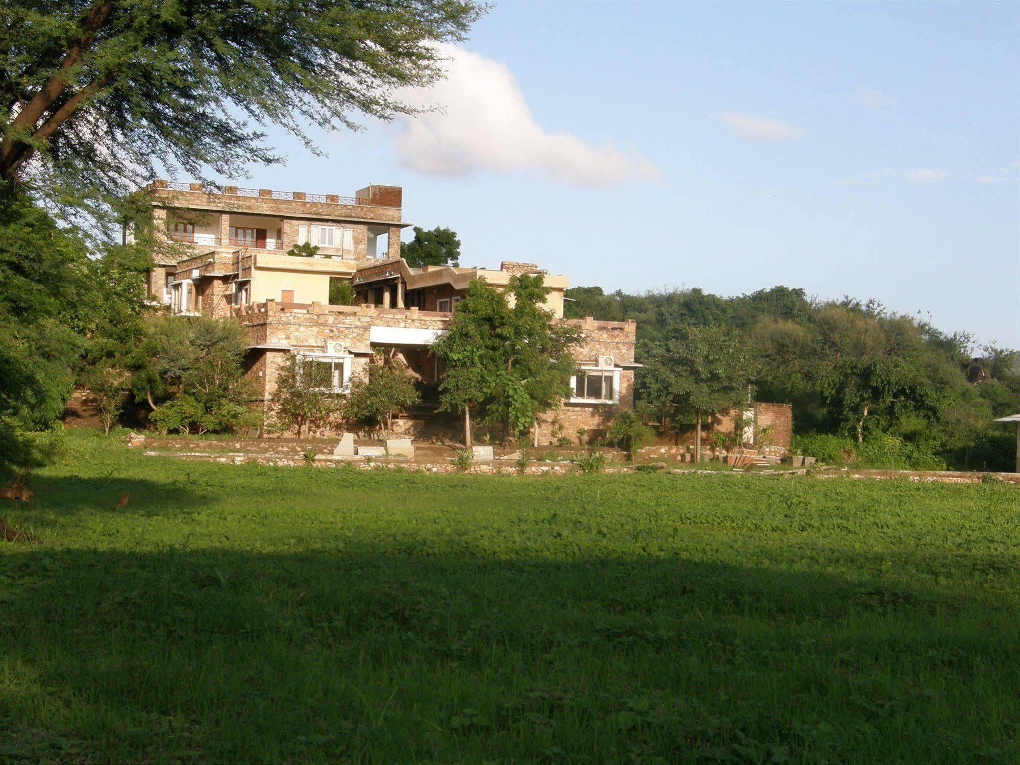 Devra Udaipur Hotel Bagian luar foto