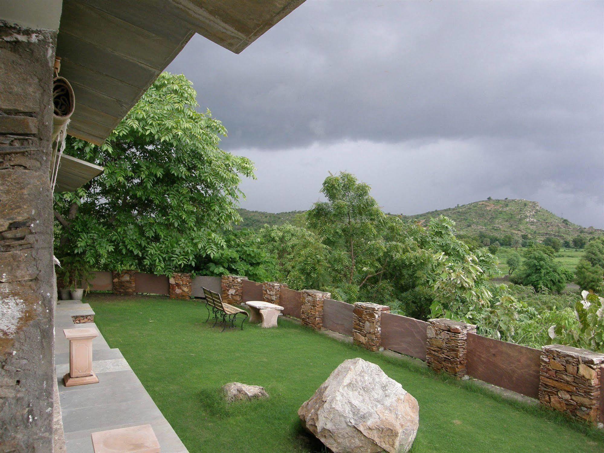 Devra Udaipur Hotel Bagian luar foto